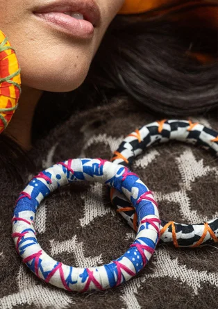 “Zuri” bracelet in organic cotton/recycled wood - sapphire blue