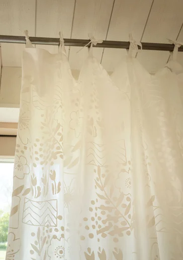 “Anemone” floral organic cotton curtain - ecru