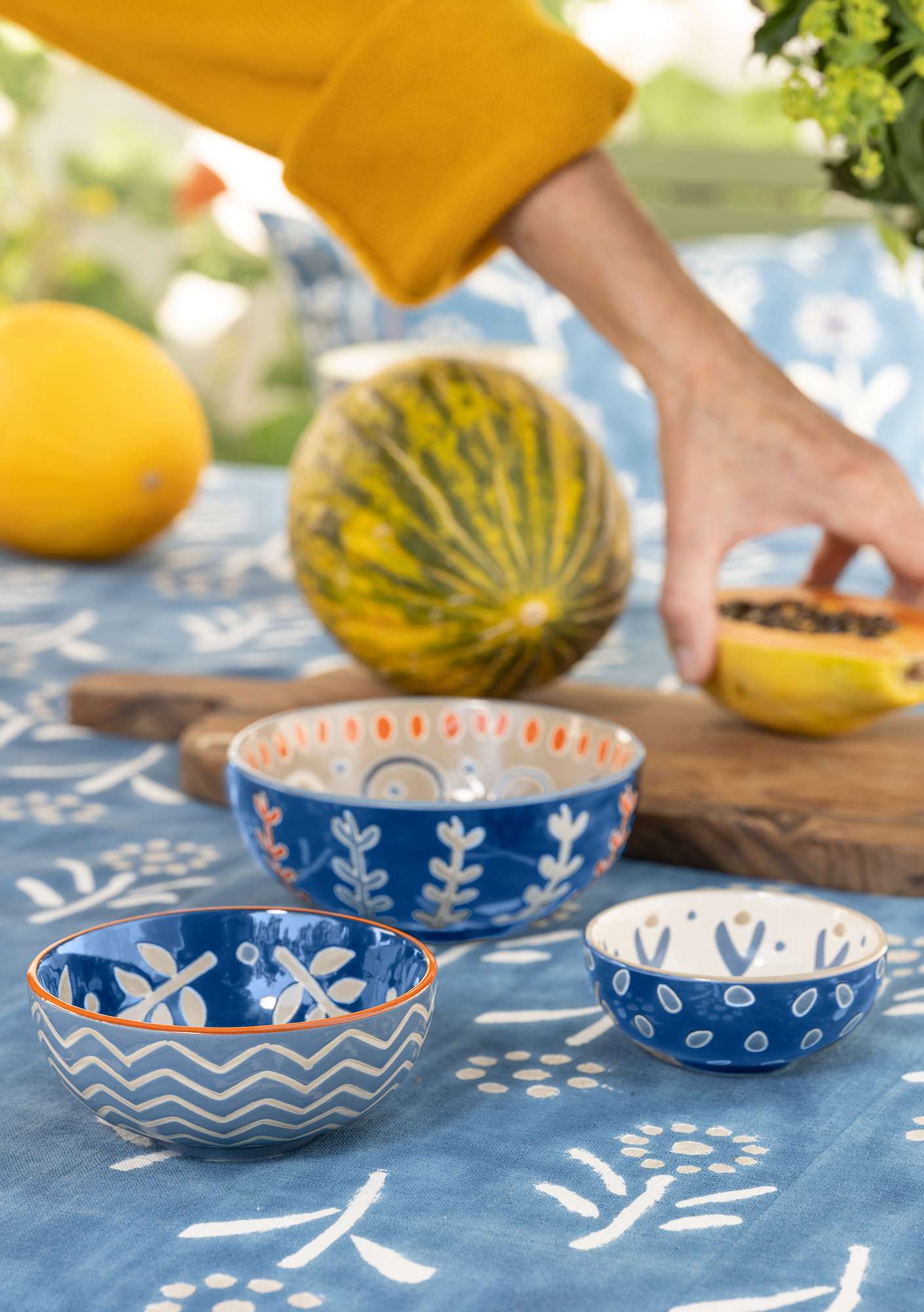 “Caramel” ceramic bowl, 3-pack porcelain blue