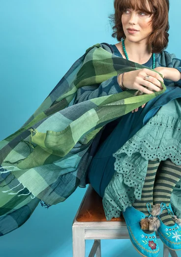 Garnfärgad sjal "Cleo" i ull - indigoblå