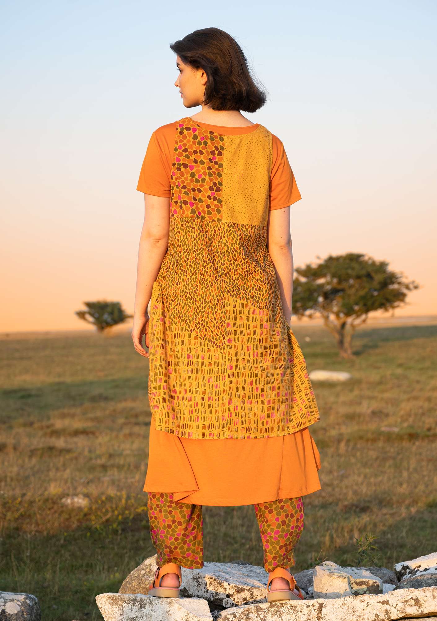 “Earth” dress in woven organic cotton/linen light ochre