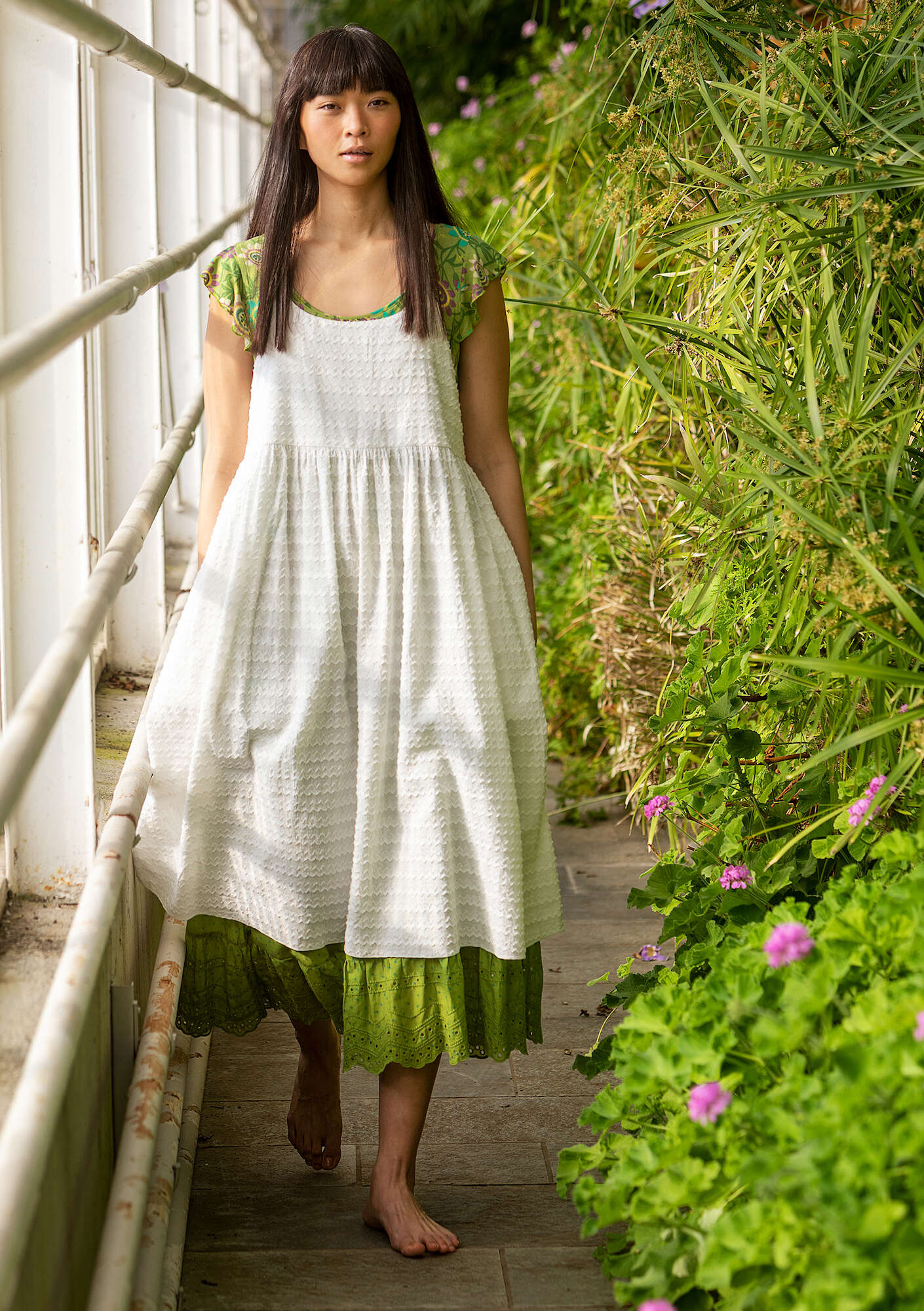 Vævet kjole i økologisk bomuld halvbleget