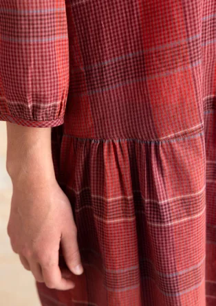 Kangasmekko ”Nora” ekopuuvillaa - krapinpunainen