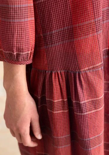 Kangasmekko ”Nora” ekopuuvillaa - krapinpunainen