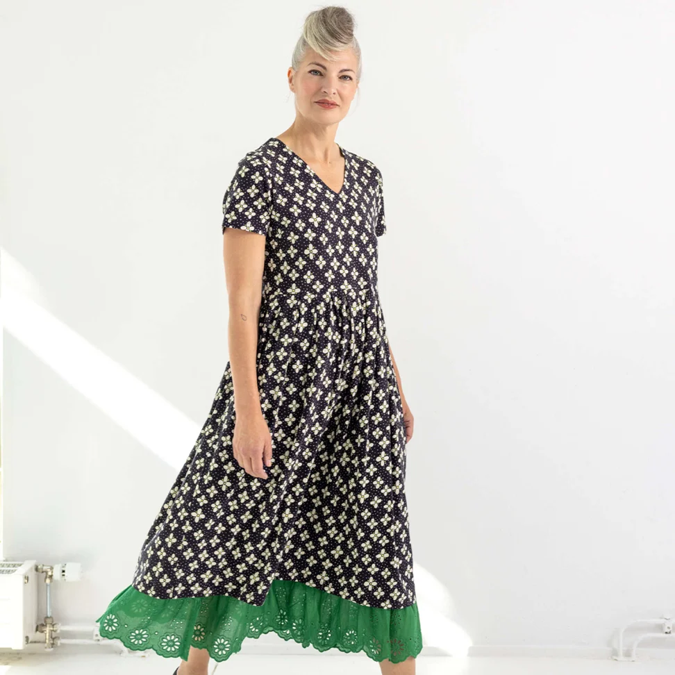 Robe ”June” en jersey de coton biologique - noir/motif