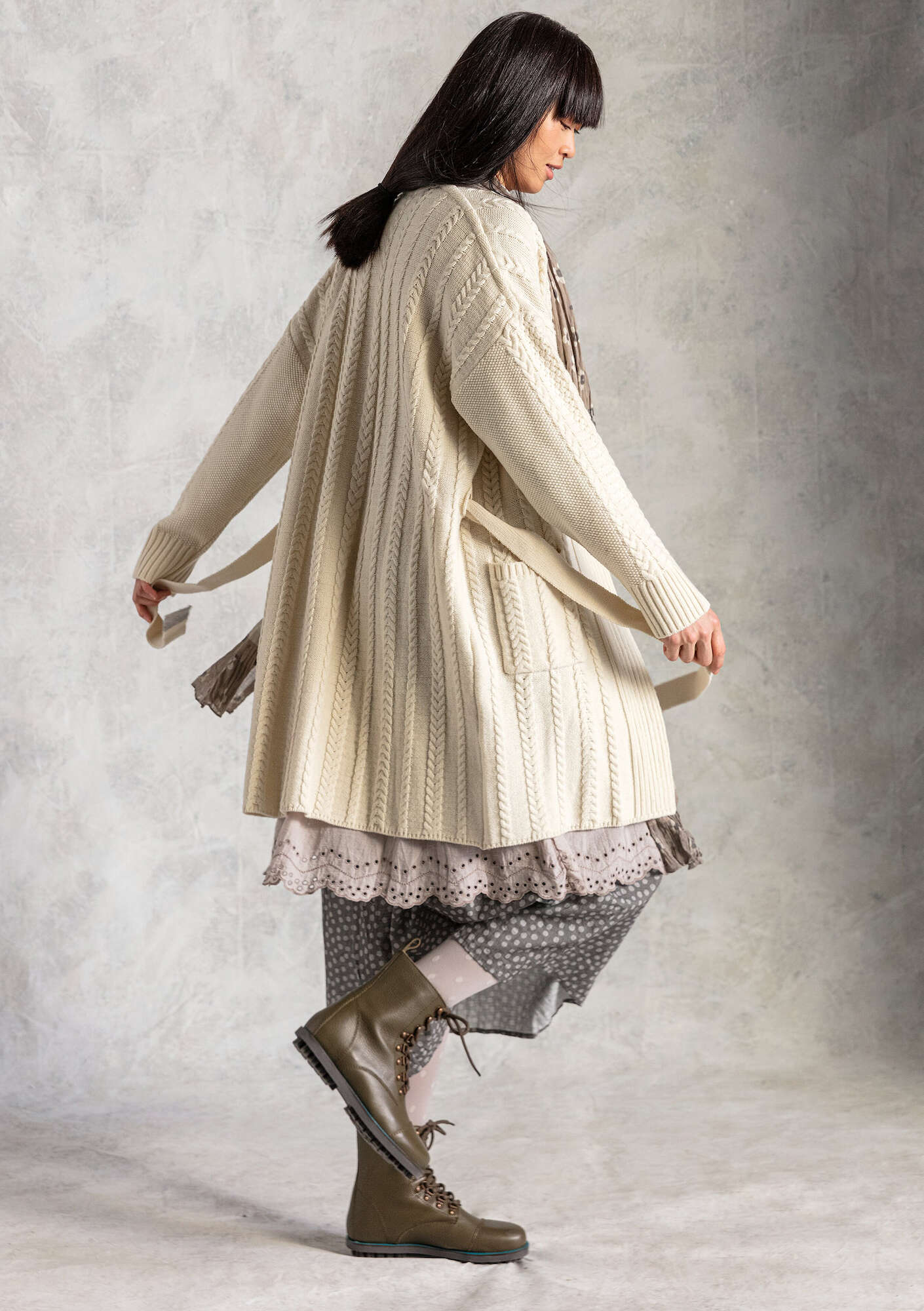 Cable-knit long cardigan undyed