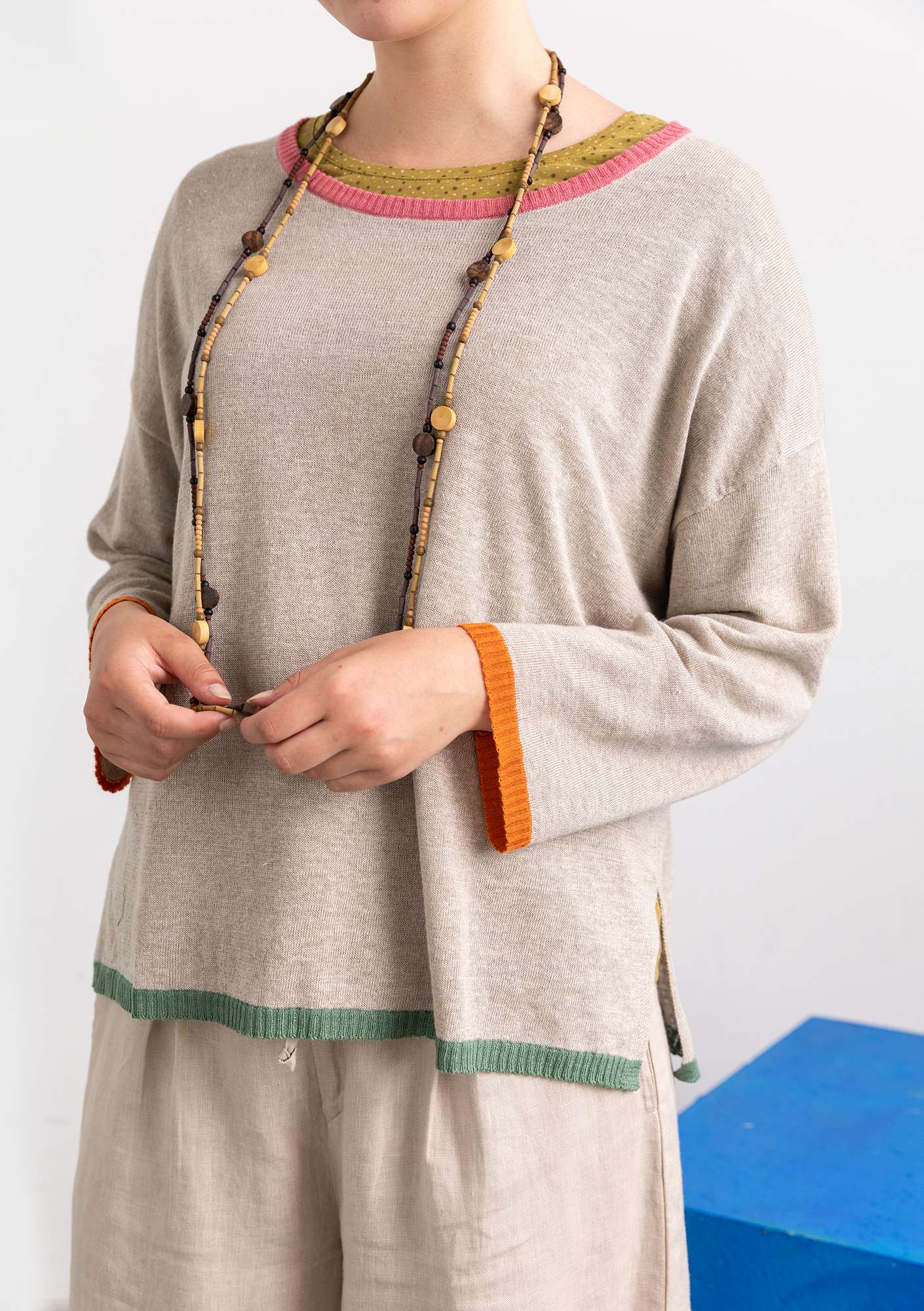 Long-sleeved knit sweater in recycled linen dark natural