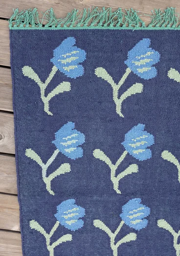 "Wildflower" organic cotton rug - indigo blue