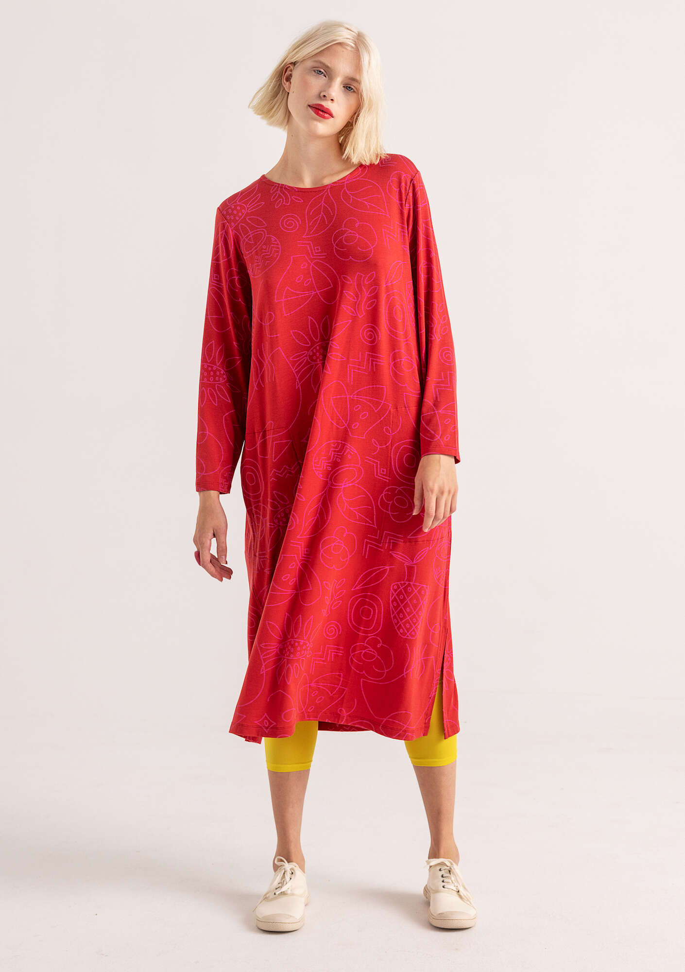 “Contour” jersey dress in lyocell/spandex parrot red