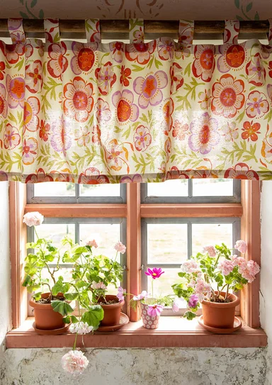 “Desert Bloom” organic cotton curtain valance