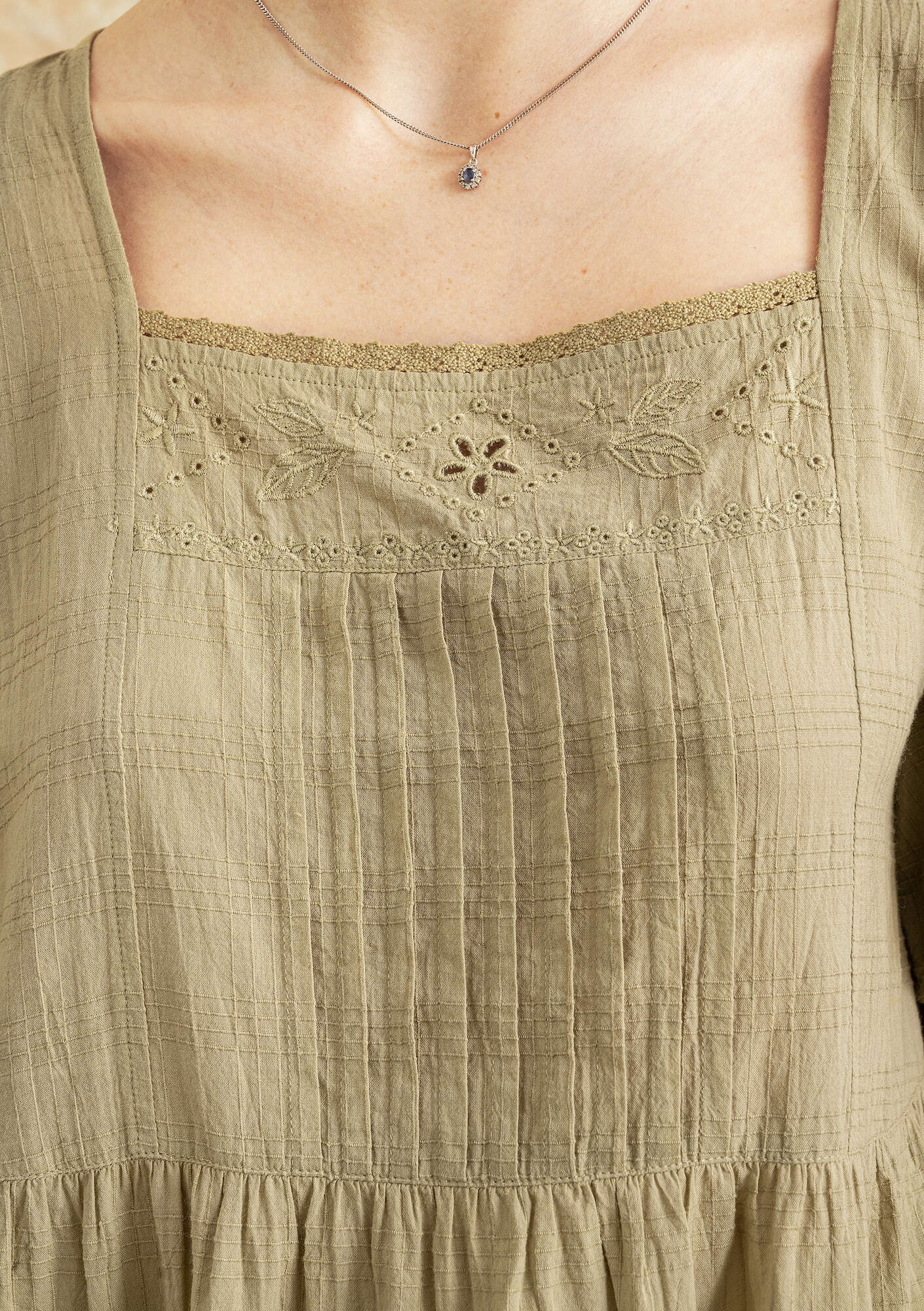 Woven “Tania” dress in organic cotton timothy grass thumbnail