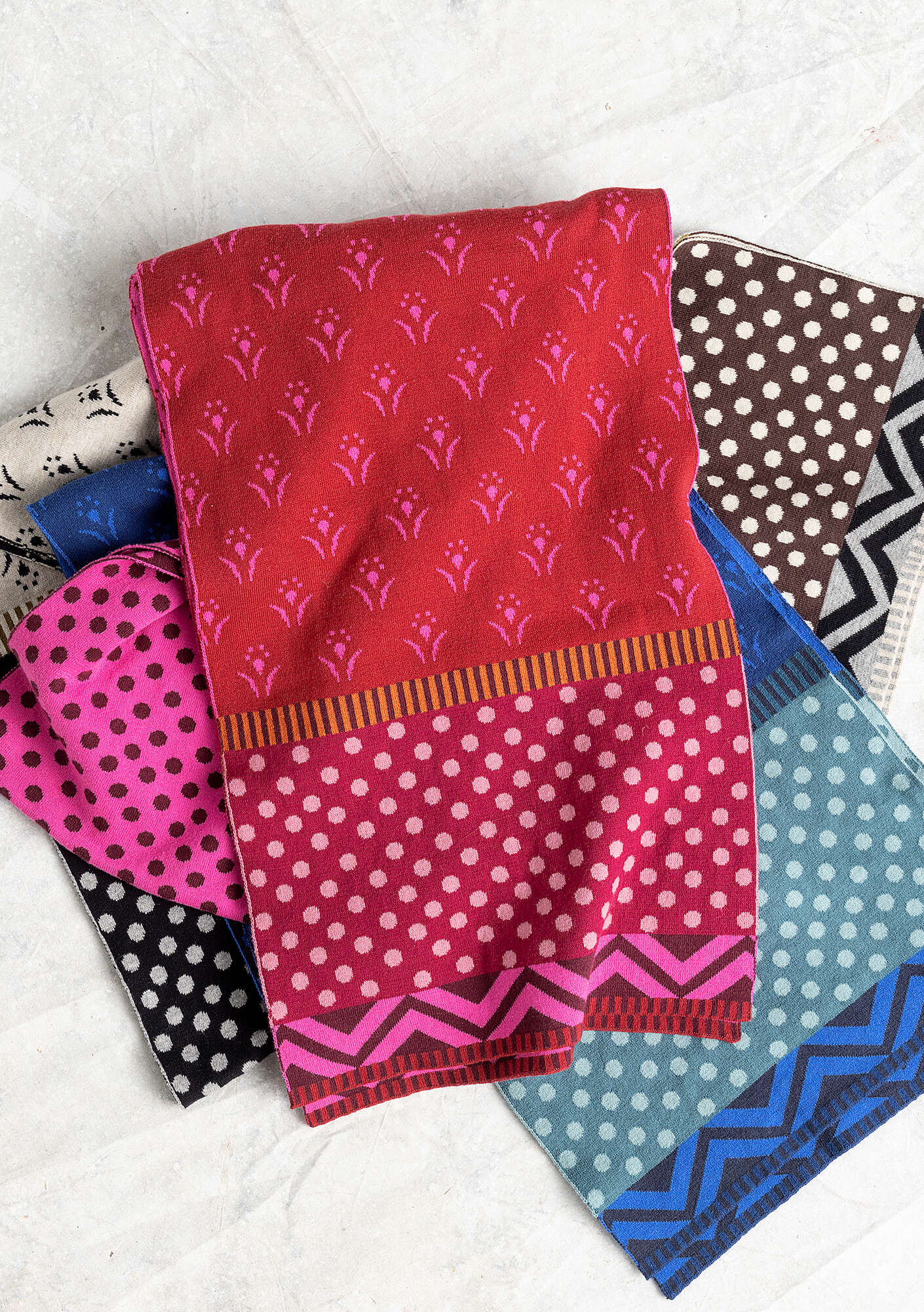 か*ご様 Osmanthus Motif Knitted Scarf Mame Kurogouchi マメクロゴウチ Osmanthus Motif Knitted Scarf