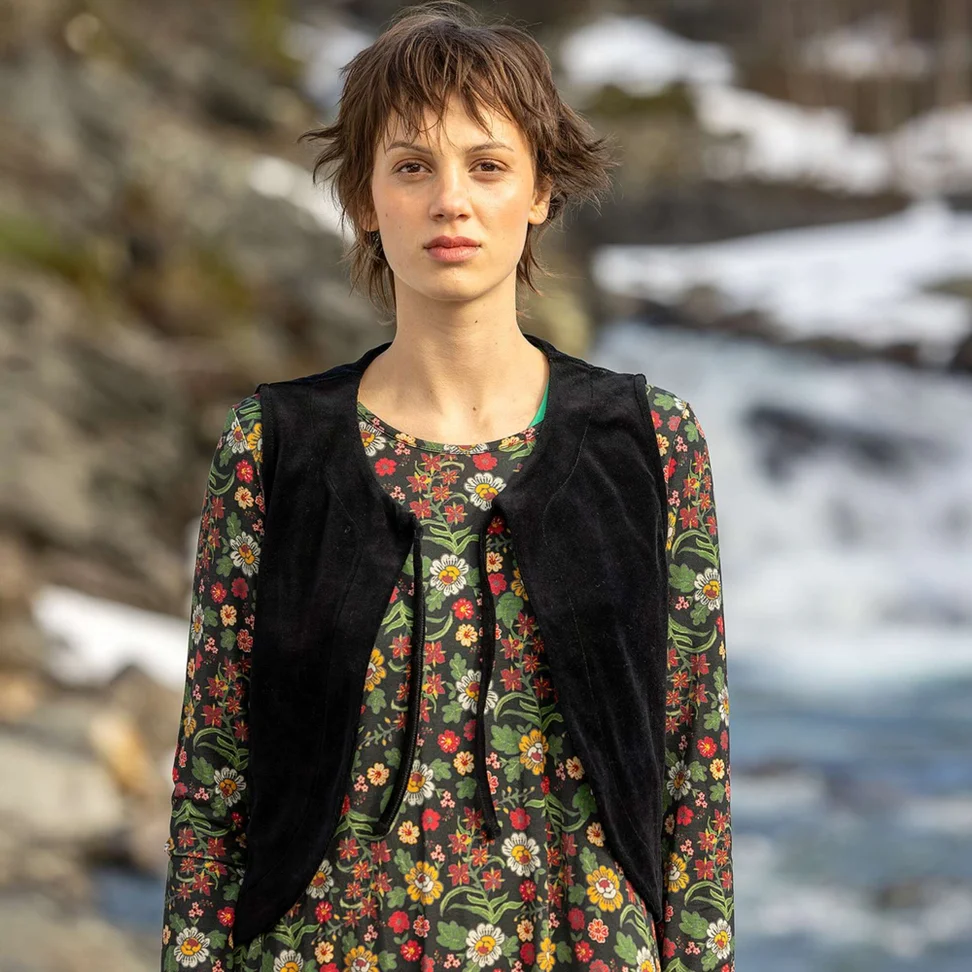“Nootka” organic cotton/recycled polyester velour waistcoat - black