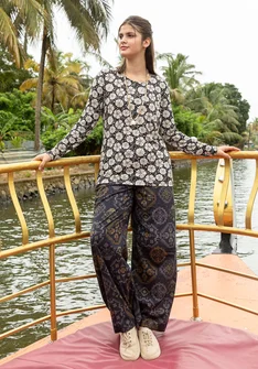 Pantalon tissé "Poesi" en coton biologique - noir