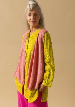 Knitted waistcoat pink opal