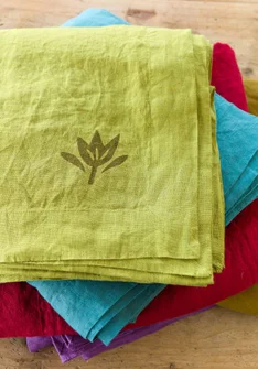 Washed linen tablecloth - avocado