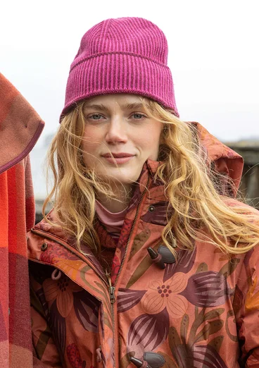 Beanie made of lambswool/organic and recycled cotton - red cabbage/cerise
