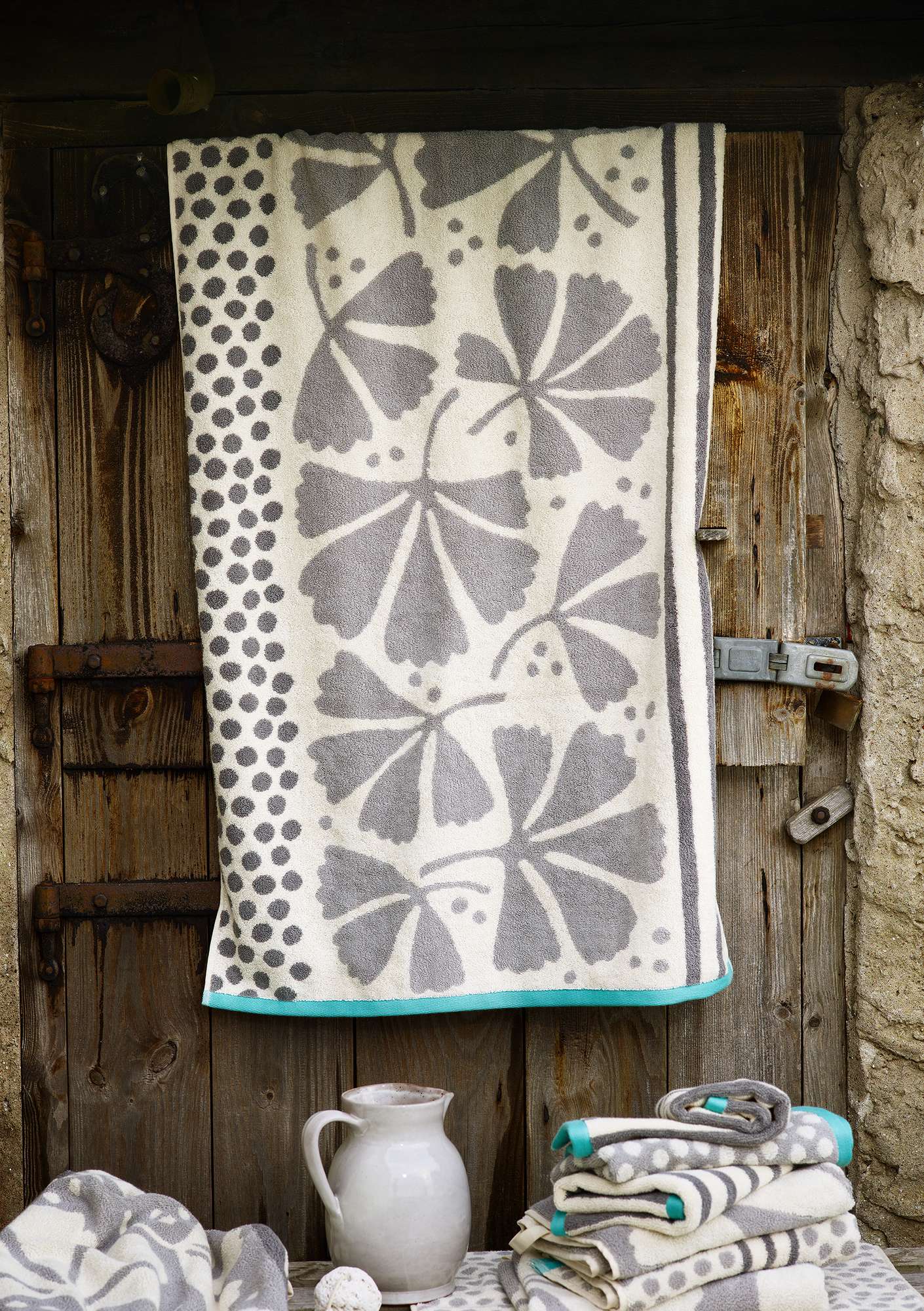 “Kastanj” organic cotton bath towel heron thumbnail