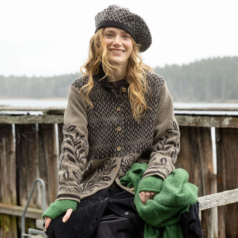 Langstrickjacke „Nova Scotia“ aus Lammwolle - cassis-gemustert