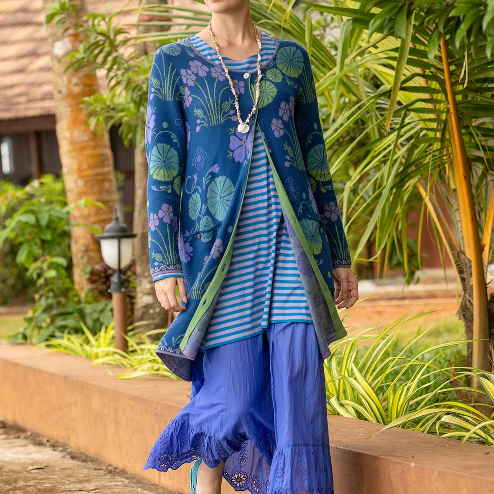 Long gilet "Täppa" en coton biologique - bleu indigo