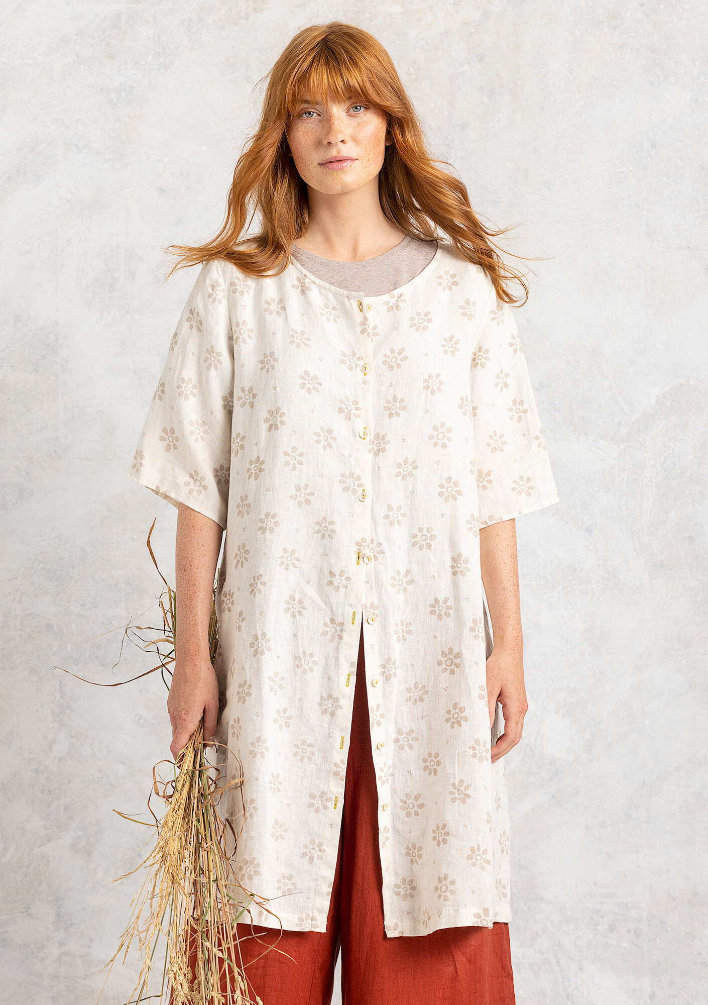 “Ester” dress in woven linen light ecru/patterned