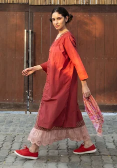 “Amisha” embroidered dress in a woven blend of organic cotton and linen - gneiss