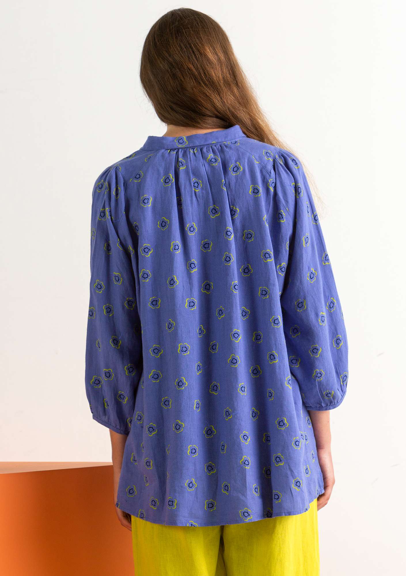 “Gro” linen smock blouse sky blue/patterned thumbnail