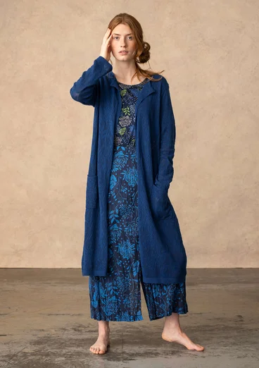 Lang pointellestrikket jakke «Niwa» i økologisk / resirkulert bomull - indigoblå