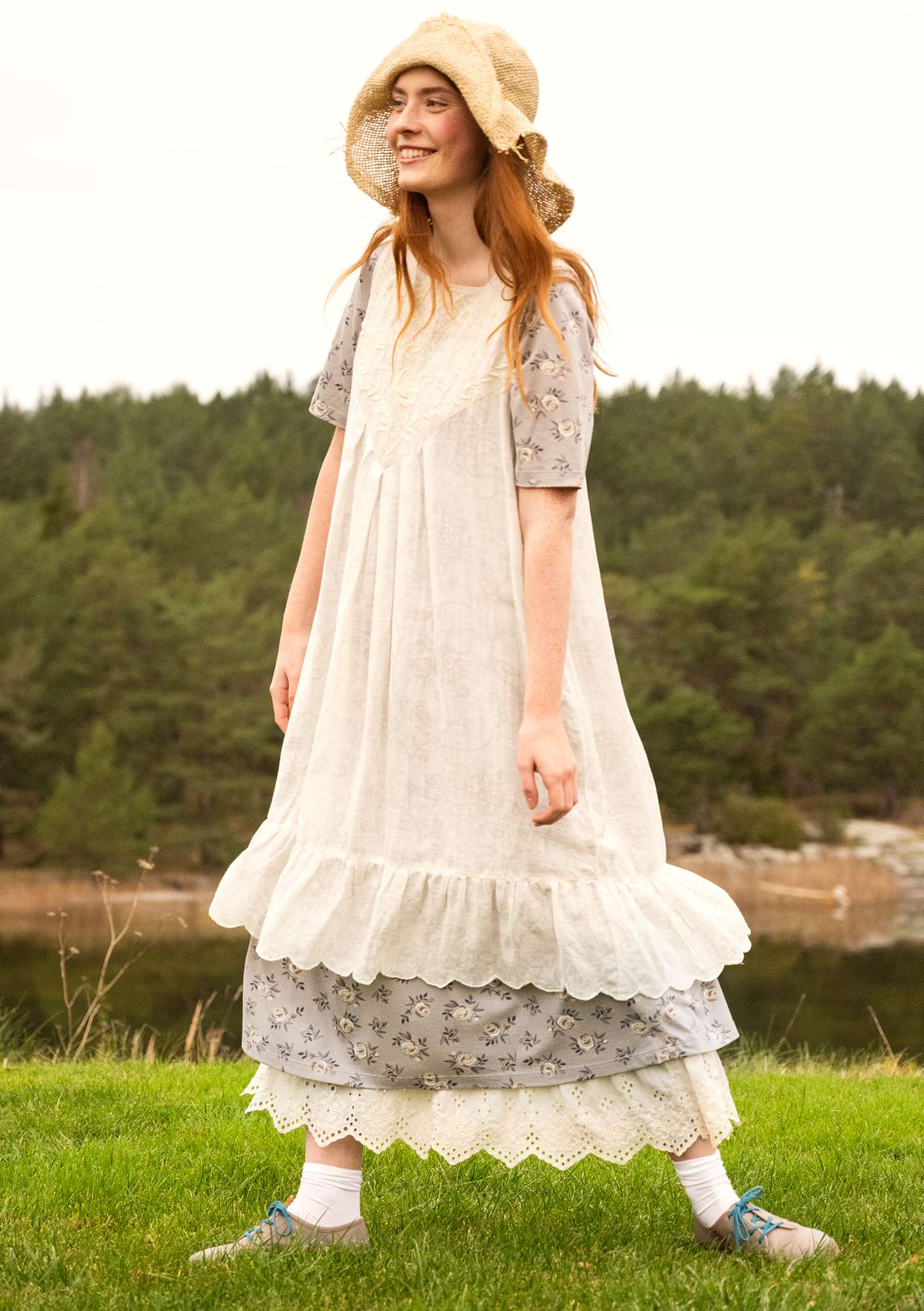 Vevd kjole «Elisabeth» i økologisk bomull / lin ubleket thumbnail