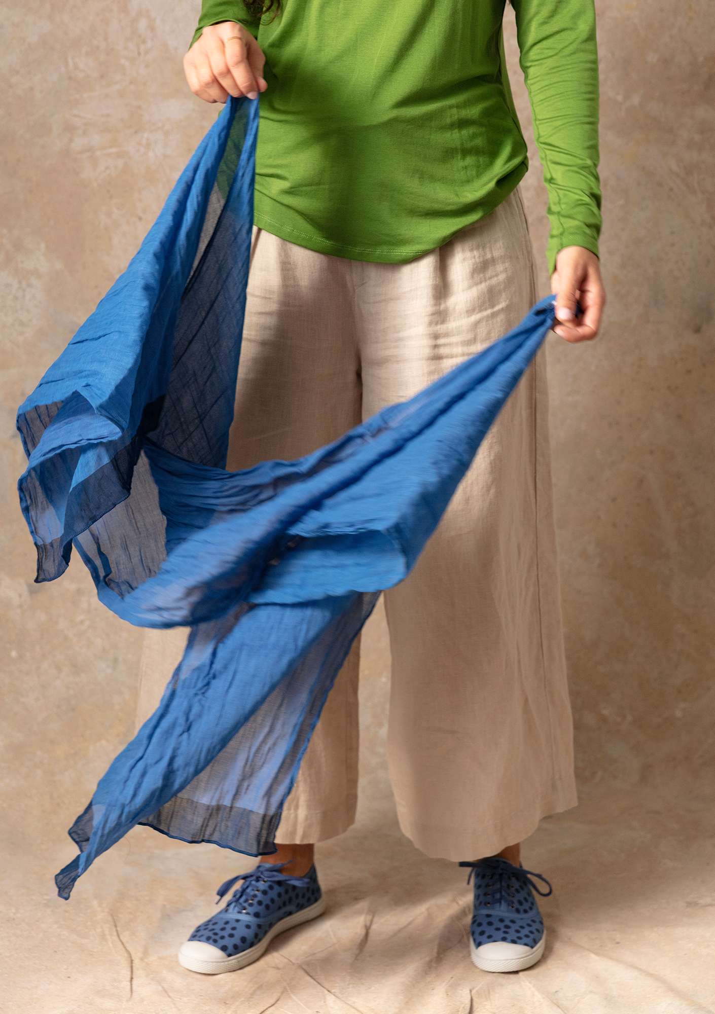 Serafina shawl flax blue
