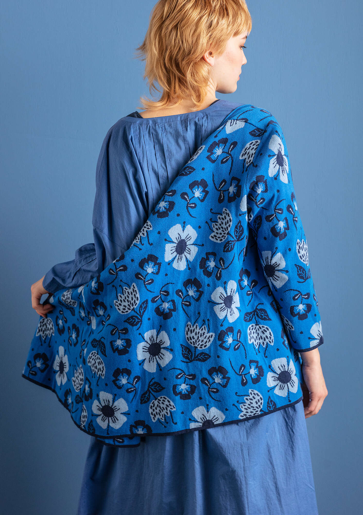 “Inez” cardigan in recycled/organic cotton parisian blue