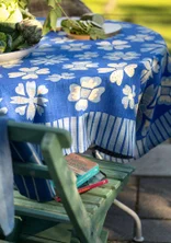  “Soni” tablecloth in organic cotton - brilliant blue