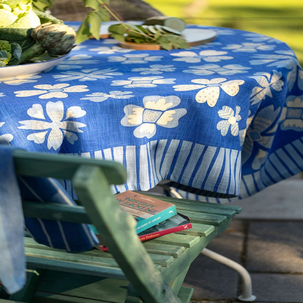 “Soni” organic cotton tablecloth - brilliant blue