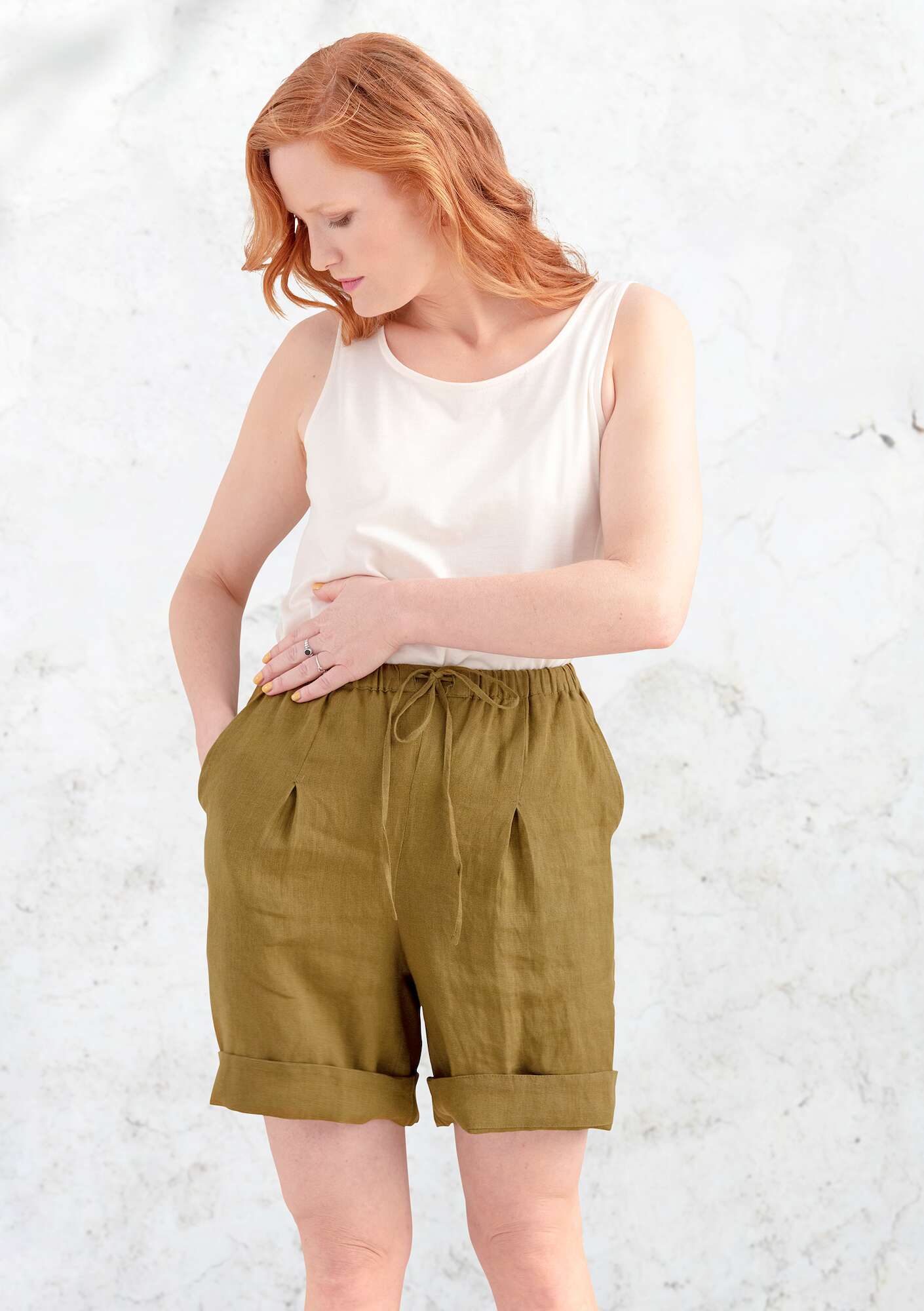 Linen shorts dark olive thumbnail