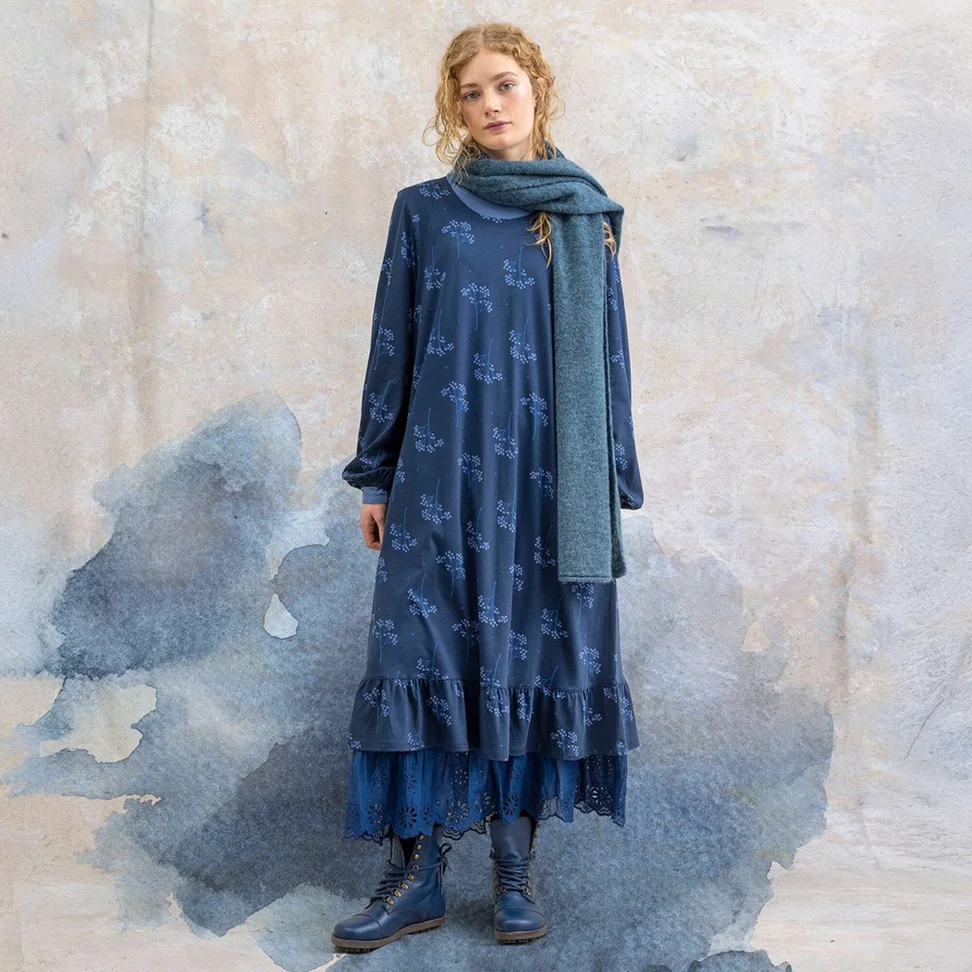 Trikoomekko ”Rönnbär" ekopuuvillaa/modaalia - tumma indigo