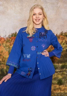 Bestickte Bluse „Skåne“ aus Bio-Baumwolle - brillantblau