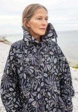 “Kaprifol” coat in organic cotton - svart