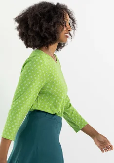 Jerseybluse ”Millie” i økologisk bomuld/modal - ærtegrøn/mønstret