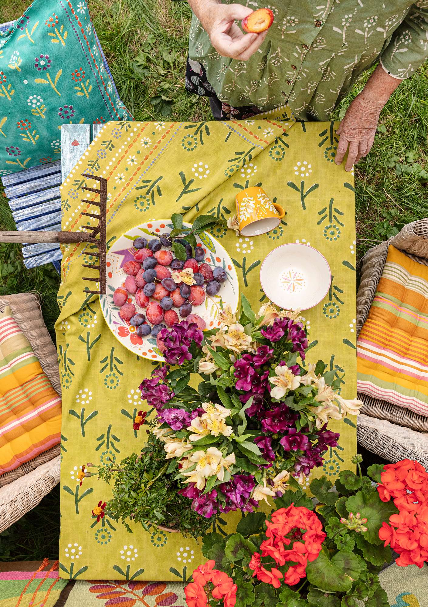 “Chai” tablecloth in organic cotton leaf green