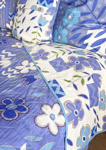 “Drömmar” organic cotton single bedspread - dark lavender