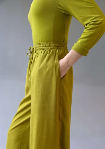 Airy trousers in solid-colour viscose/linen - green pepper