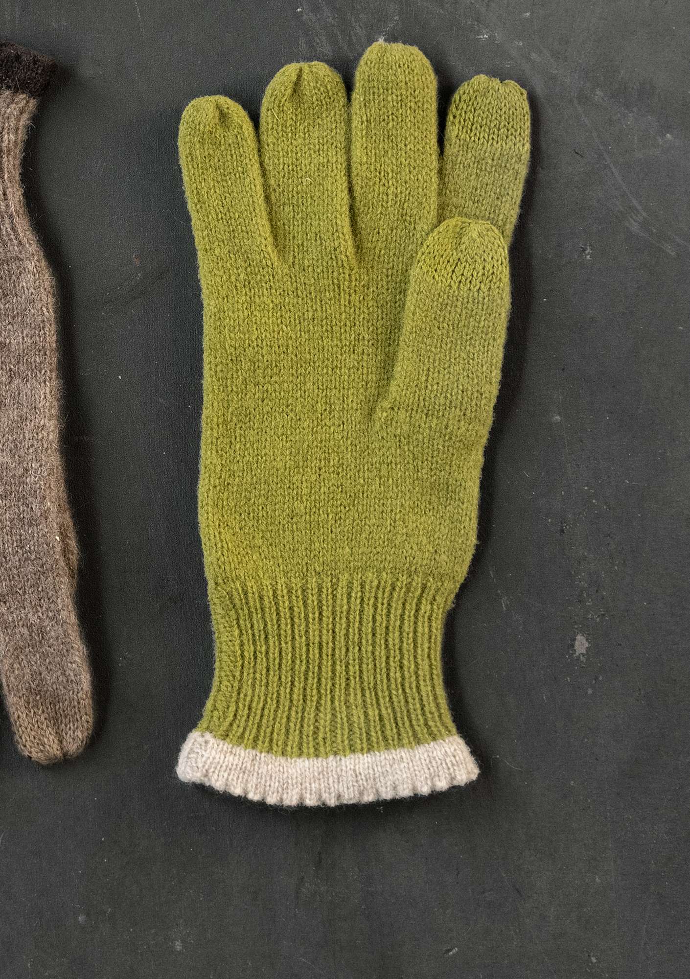 Fingerhandsker i uld med touch-funktion avokado thumbnail