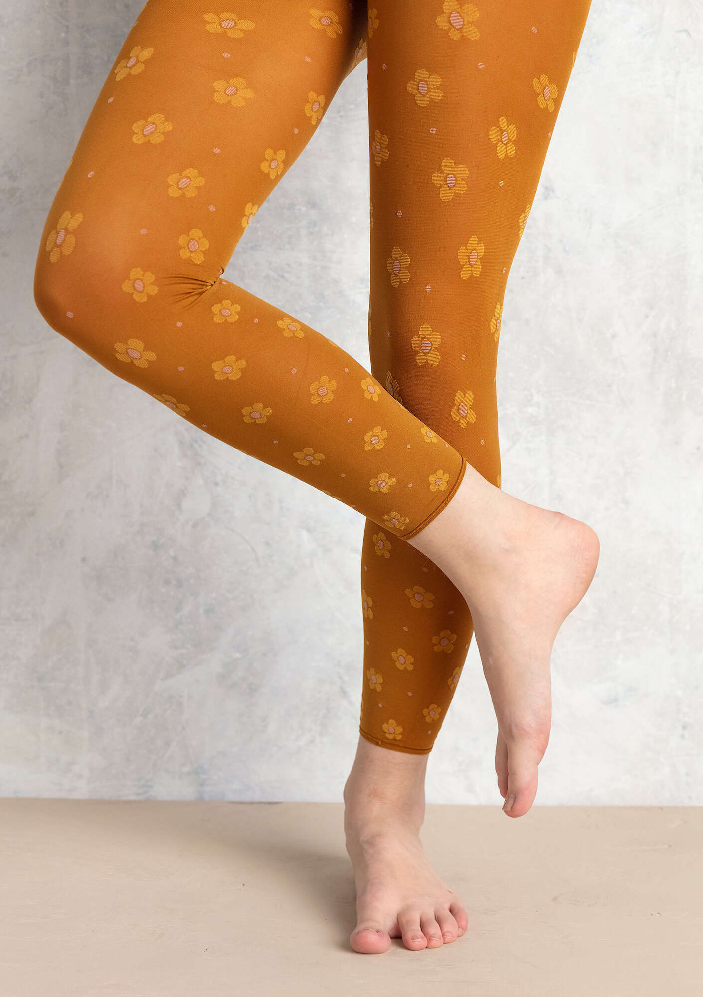 “Belle” jacquard-patterned leggings in recycled nylon curry thumbnail