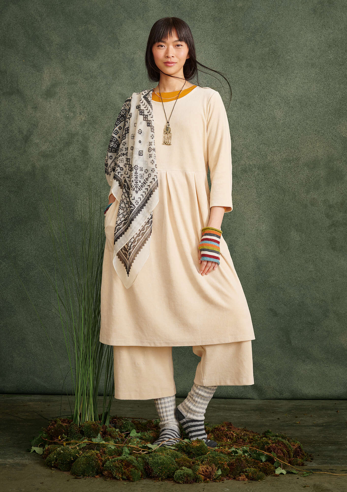Robe  Orsa  en velours de coton biologique/polyester recyclé sable clair thumbnail