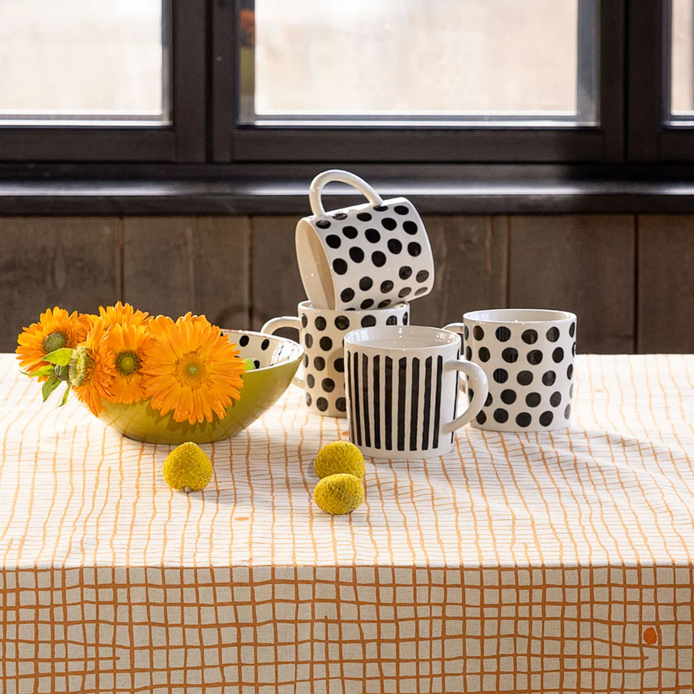 “Joy” ceramic mug - black/dot