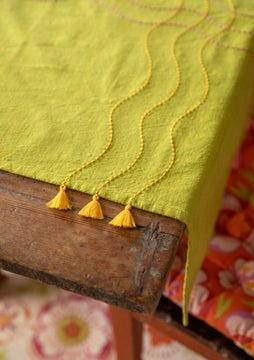 Stitches tablecloth kiwi