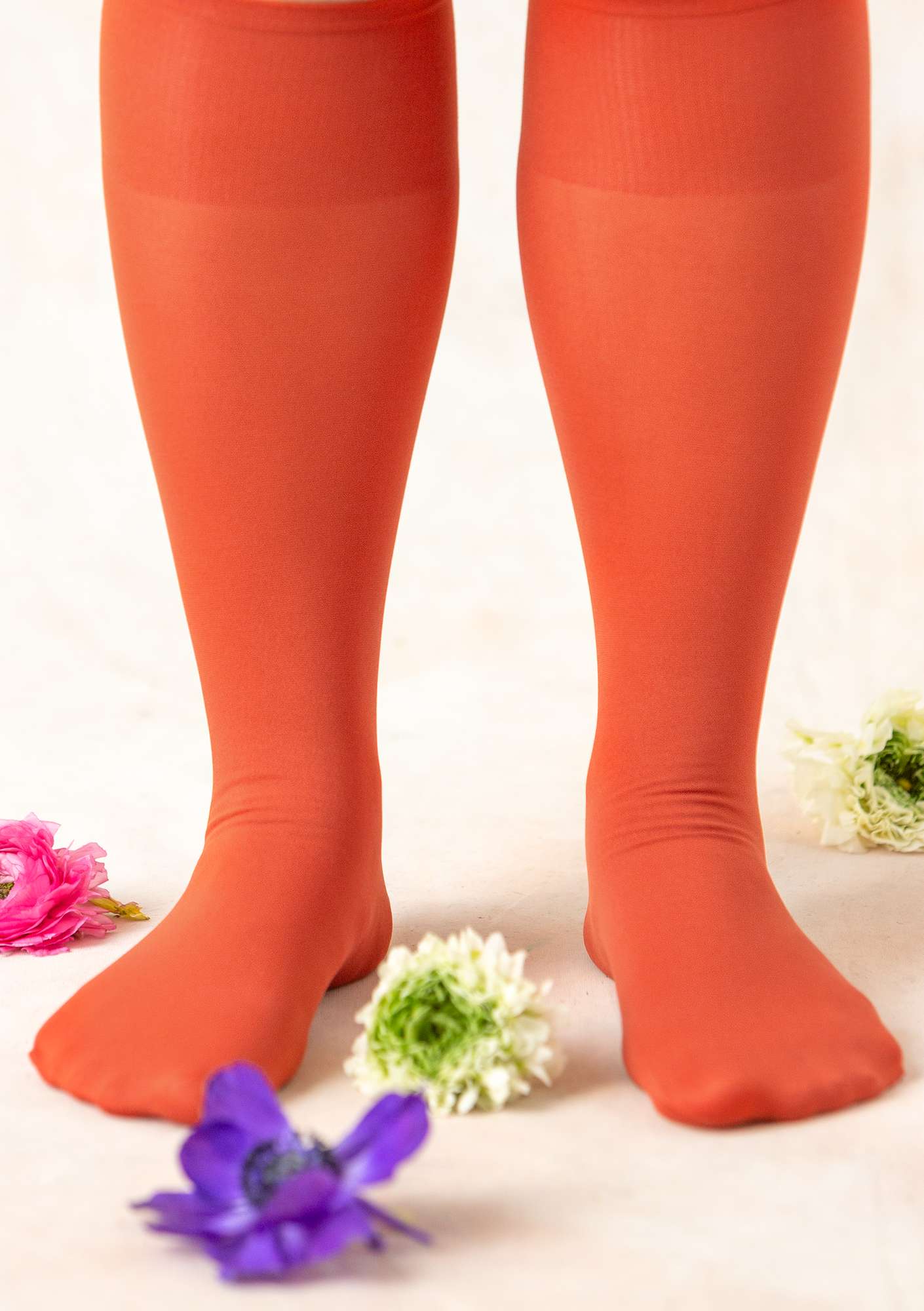 Solid-colour knee-highs in recycled polyamide copper thumbnail