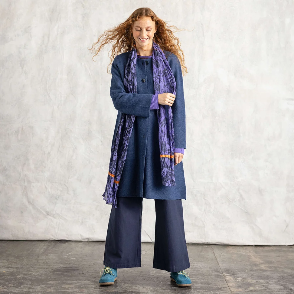 Long cardigan in felted organic wool - dark indigo/melange