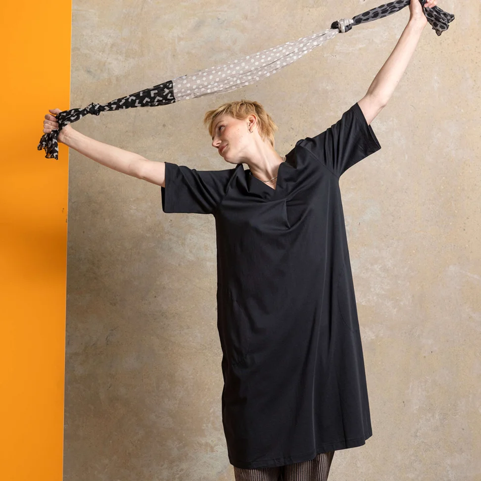 Trikoomekko ” Ophelia” ekopuuvillaa/modaalia - musta