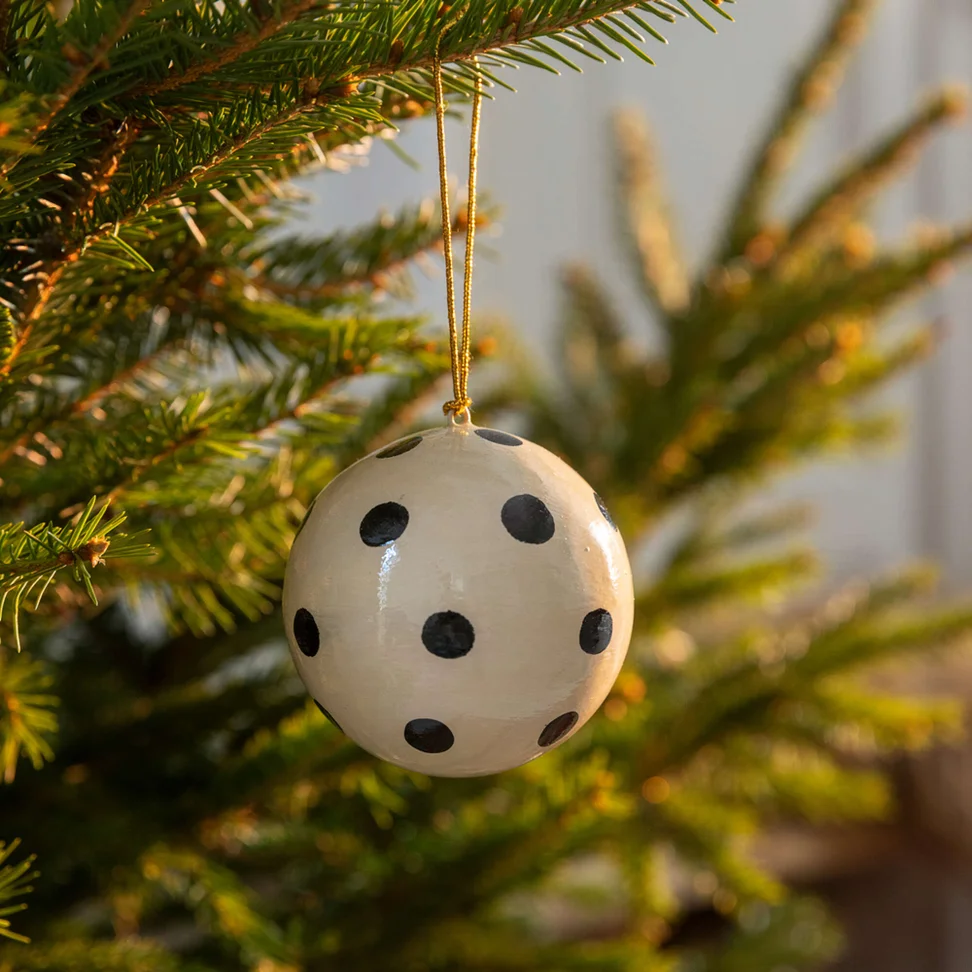 “Alaska Forest” papier-mâché baubles - black